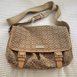 Coach Signature Canvas Crossbody Messenger in Khaki/Tan